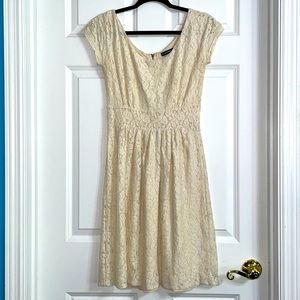 Banana Republic Mad Men Lace Dress cream off white size 0